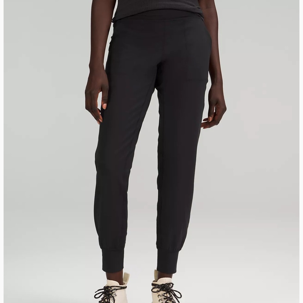 Lululemon Align Joggers - Picture 2 of 6